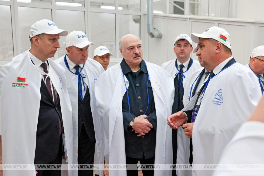 Александру Лукашенко на «Беллакте» доложили о планах построить дополнительное производство сухого детского питания
