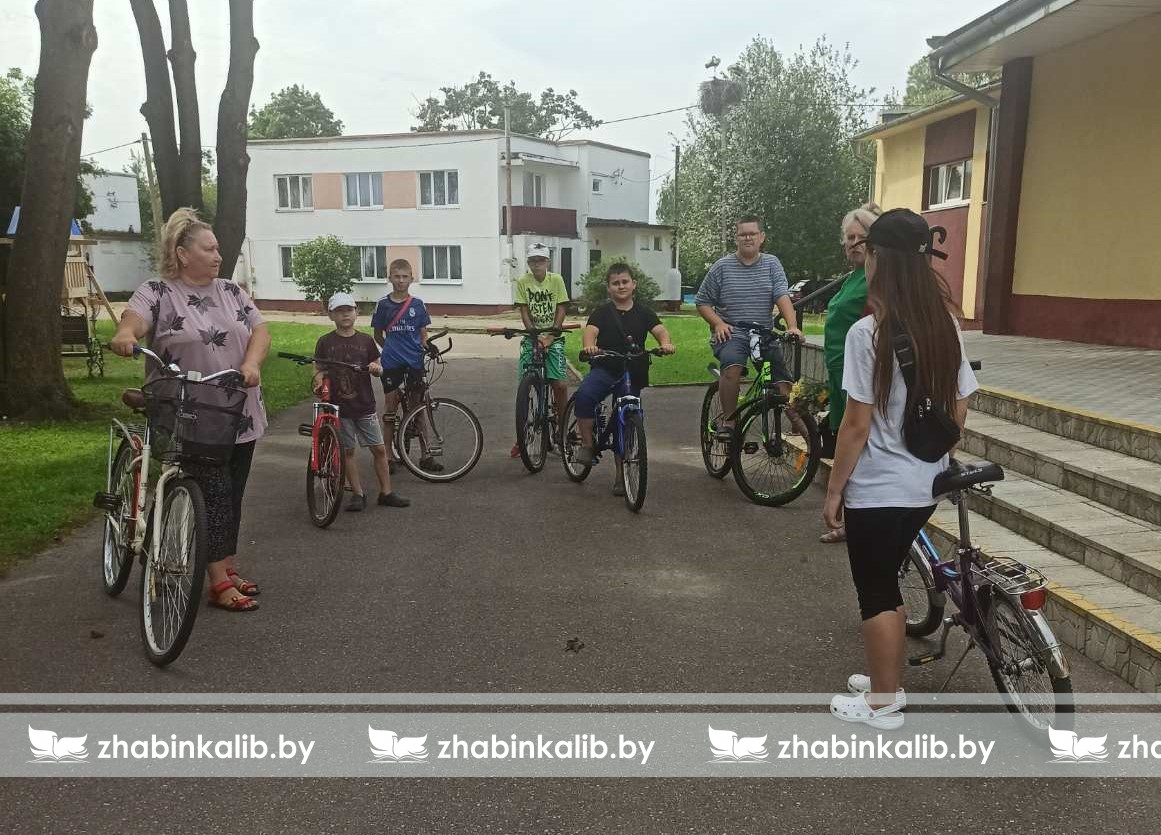Степанковская сельская библиотека организовала велопробег «Тропинка памяти»