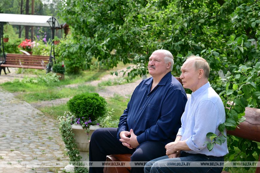 «Выходные положим на алтарь обсуждения». Подробности встречи Александра Лукашенко и Владимира Путина на Валааме