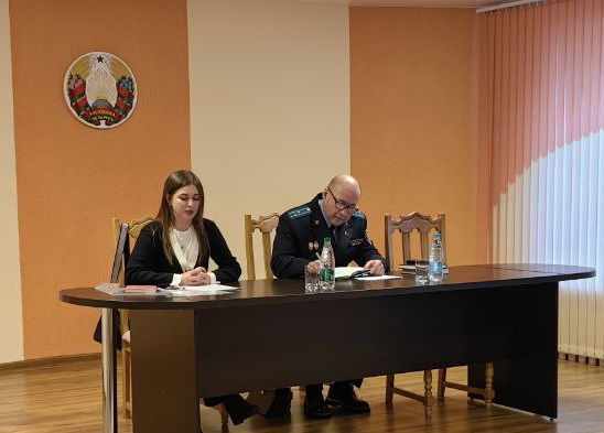 «Контракт истек, а я работаю»: на Брестчине профсоюзные юристы ответили на вопросы граждан