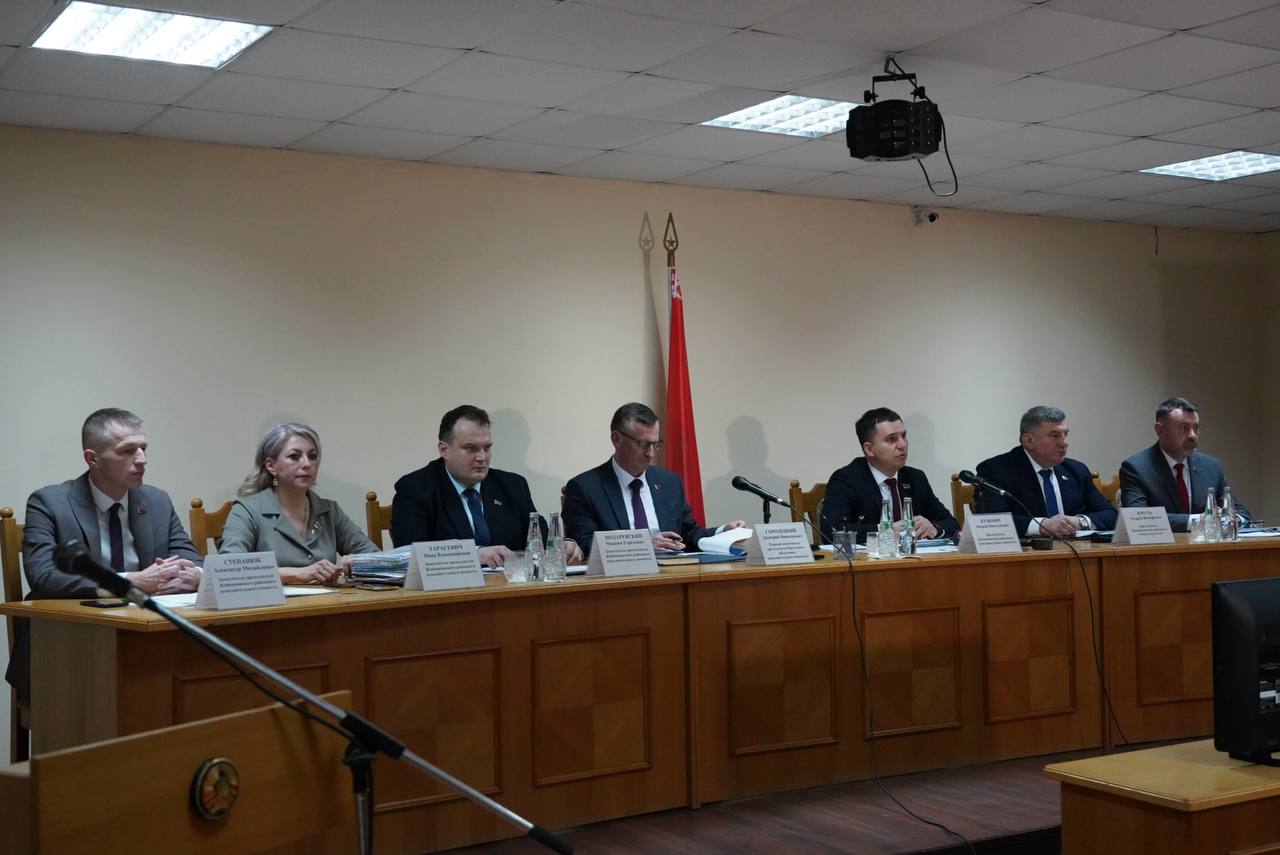 Выездной исполком — как Жабинковский район подготовился  к посевной  и развивает аграрную отрасль
