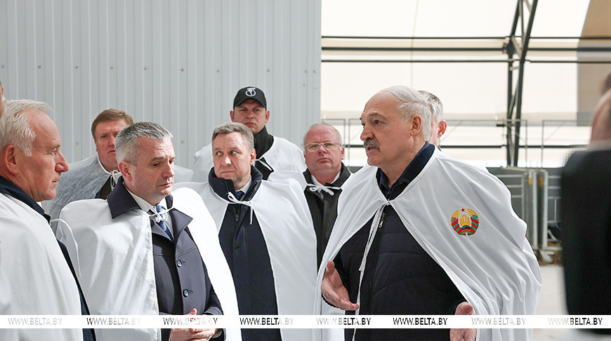 Лукашенко совершил рабочую поездку в Петриковский район