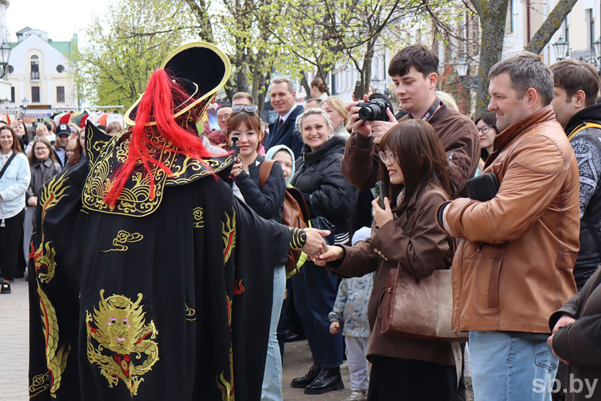 Мастер-классы, интерактивные площадки и концерт: как в Бресте прошел Международный день китайского языка