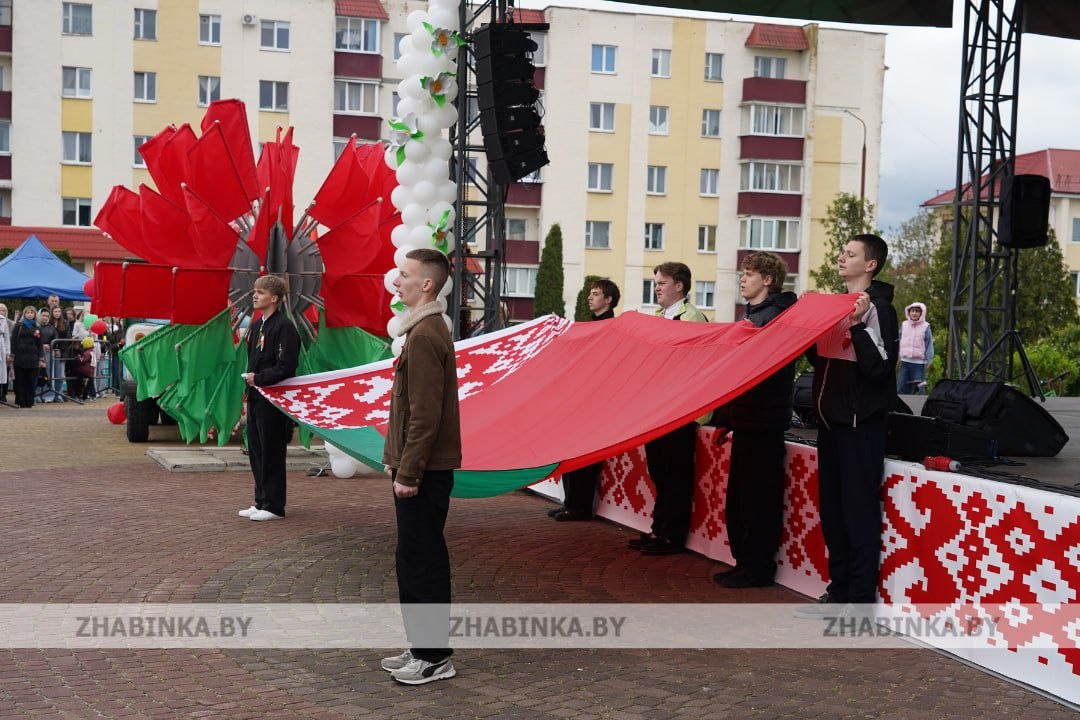 В городе Жабинке прошли празднования в честь государственных символов Беларуси