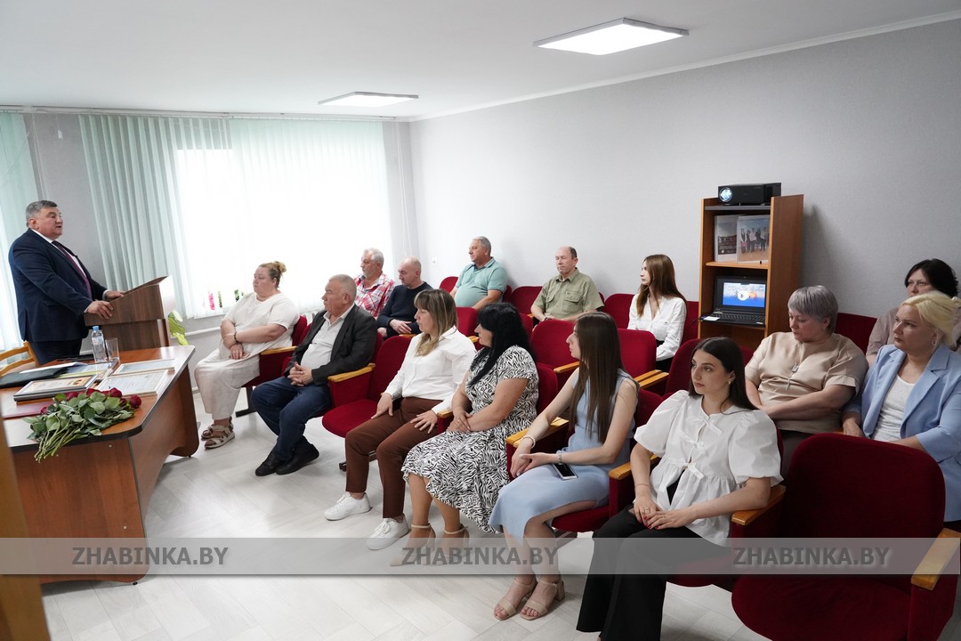 Андрей Юруть встретился с коллективом Жабинковского районного центра гигиены и эпидемиологии
