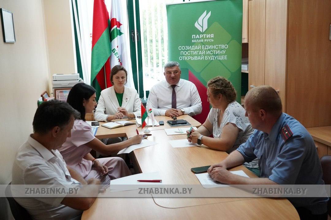 В Жабинковском районном отделении Белорусской партии «Белая Русь» состоялось заседание общественно-политического центра