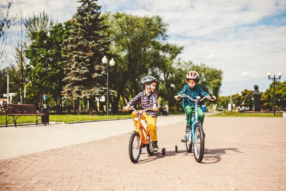 ГАИ предупреждает: без родительского присмотра риск для ребенка стать участником ДТП возрастает