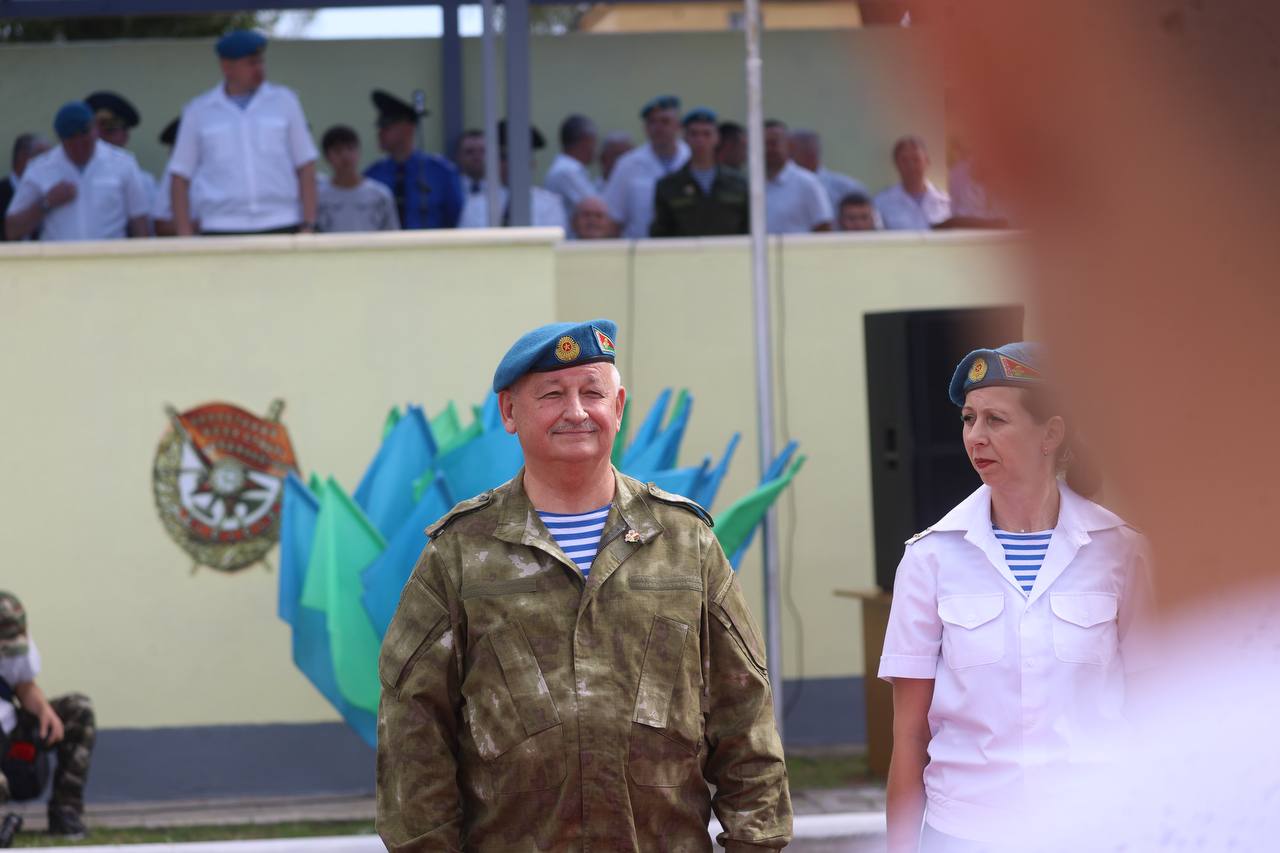 Пётр Пархомчик поздравил военнослужащих и ветеранов с Днем десантников и сил специальных операций Вооруженных Сил Республики Беларусь